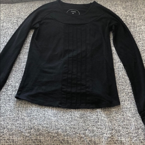 oiselle Tops - Oiselle long black long sleeved running shirt